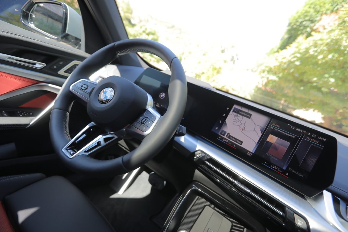 Yeni BMW X1 sıfır fiyatı ne kadar? Özellikleri Neler? Hangi Motoru Kullanıyor? Ne Kadar Yakıyor?
