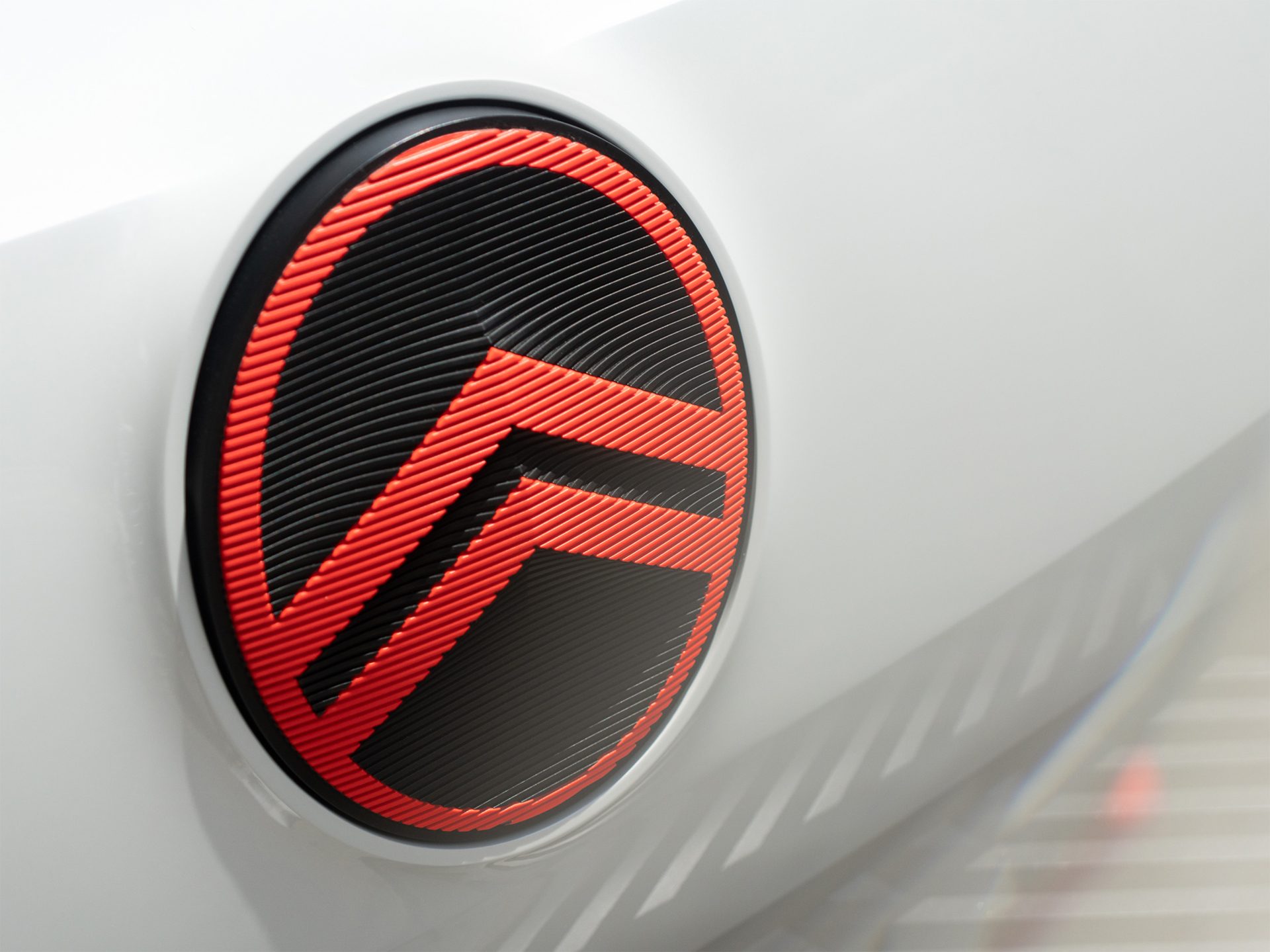 Citroen yeni marka kimliğini ve yeni logosunu tanıttı