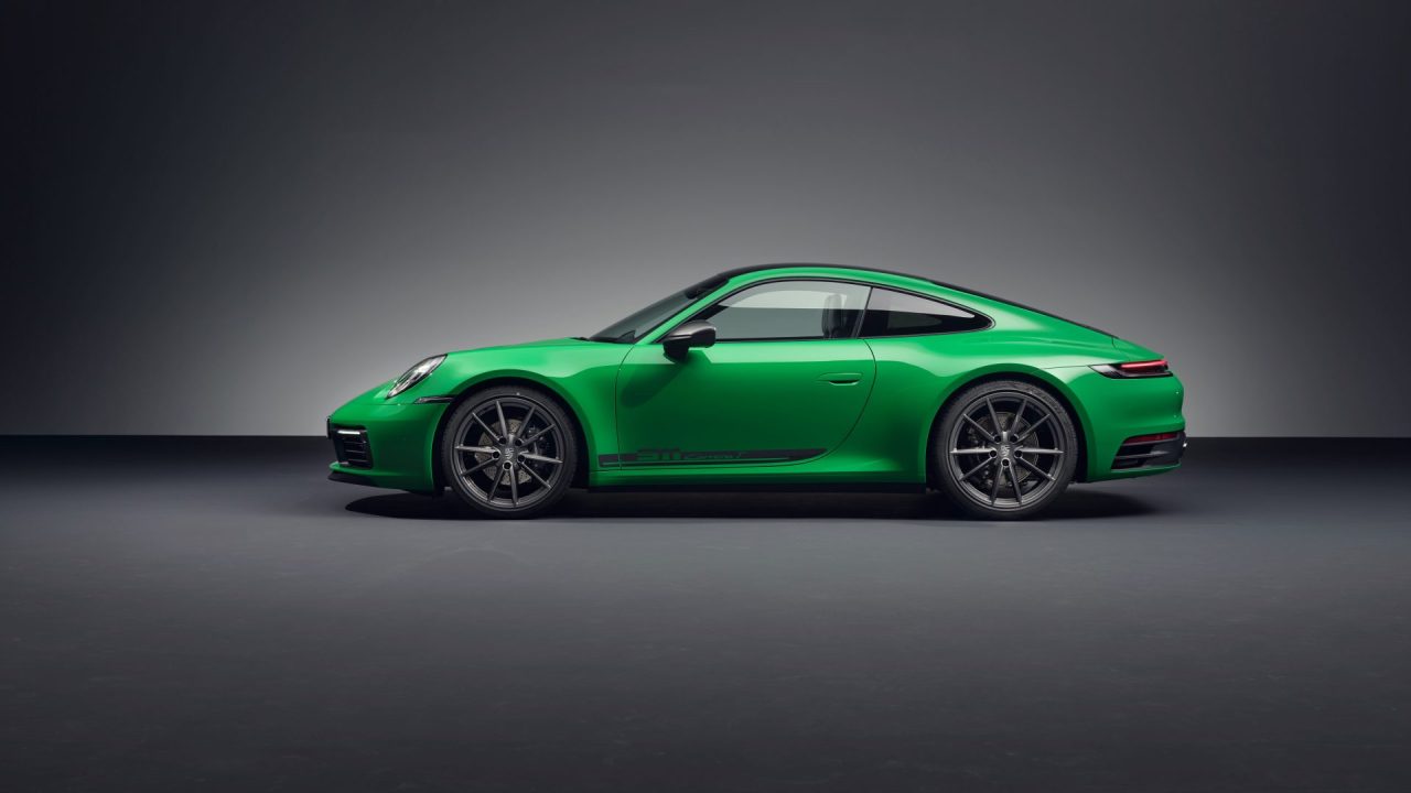 Porsche, daha hafiflemiş olan 911 Carrera T ‘yi tanıttı