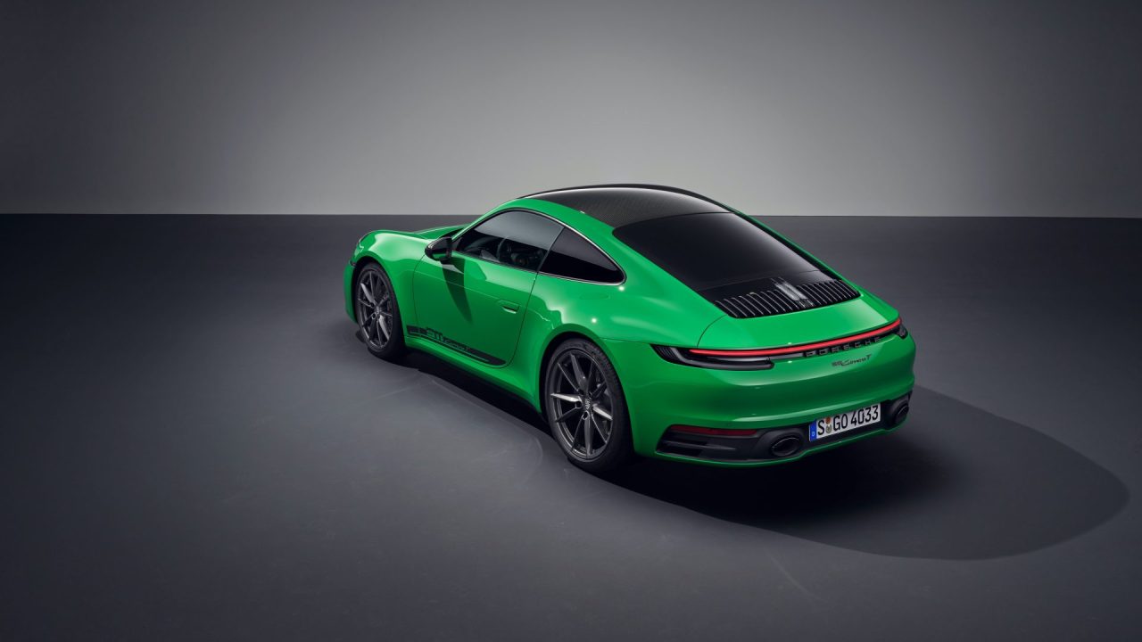 Porsche, daha hafiflemiş olan 911 Carrera T ‘yi tanıttı