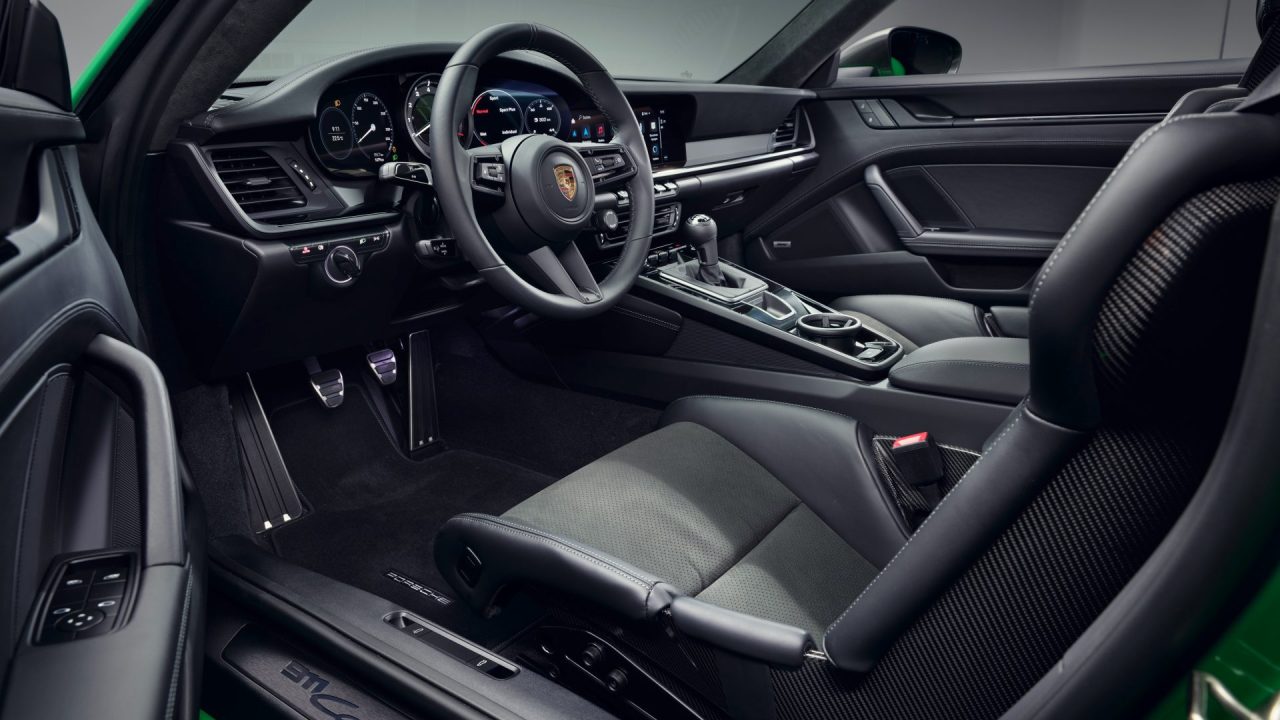Porsche, daha hafiflemiş olan 911 Carrera T ‘yi tanıttı