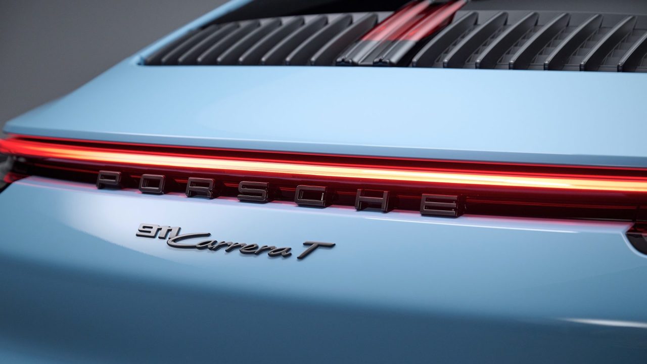 Porsche, daha hafiflemiş olan 911 Carrera T ‘yi tanıttı