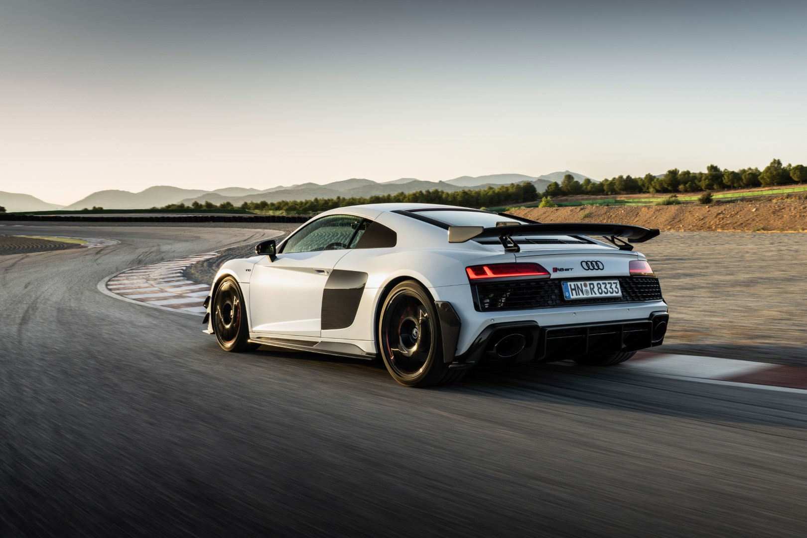 Arkadan itişli yeni Audi R8 GT, sadece 333 adet üretilecek