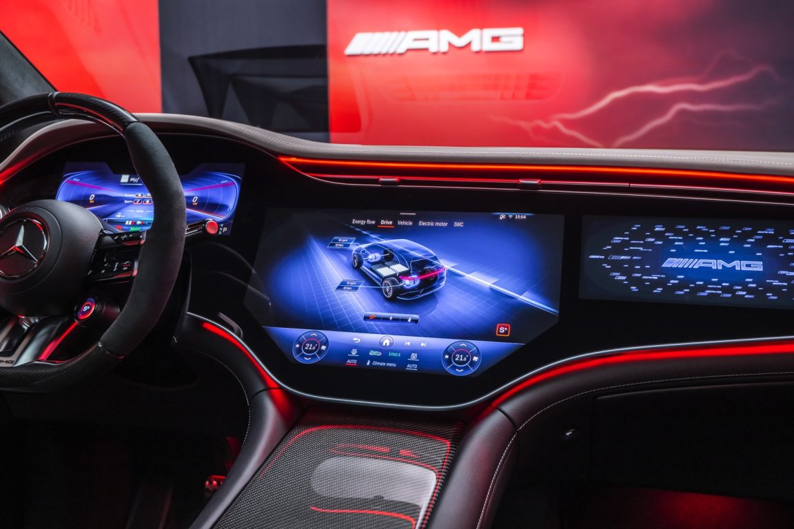 Mercedes AMG imzalı ilk elektrikli SUV EQE tanıtıldı