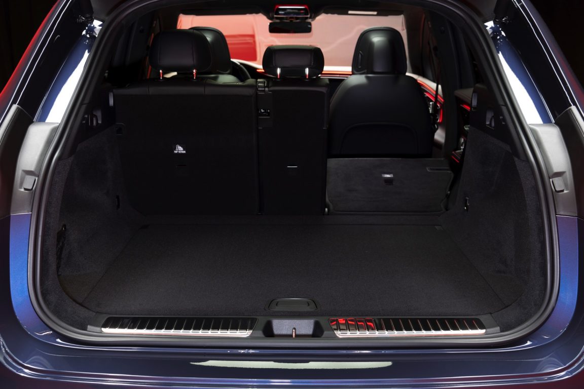 Mercedes AMG imzalı ilk elektrikli SUV EQE tanıtıldı
