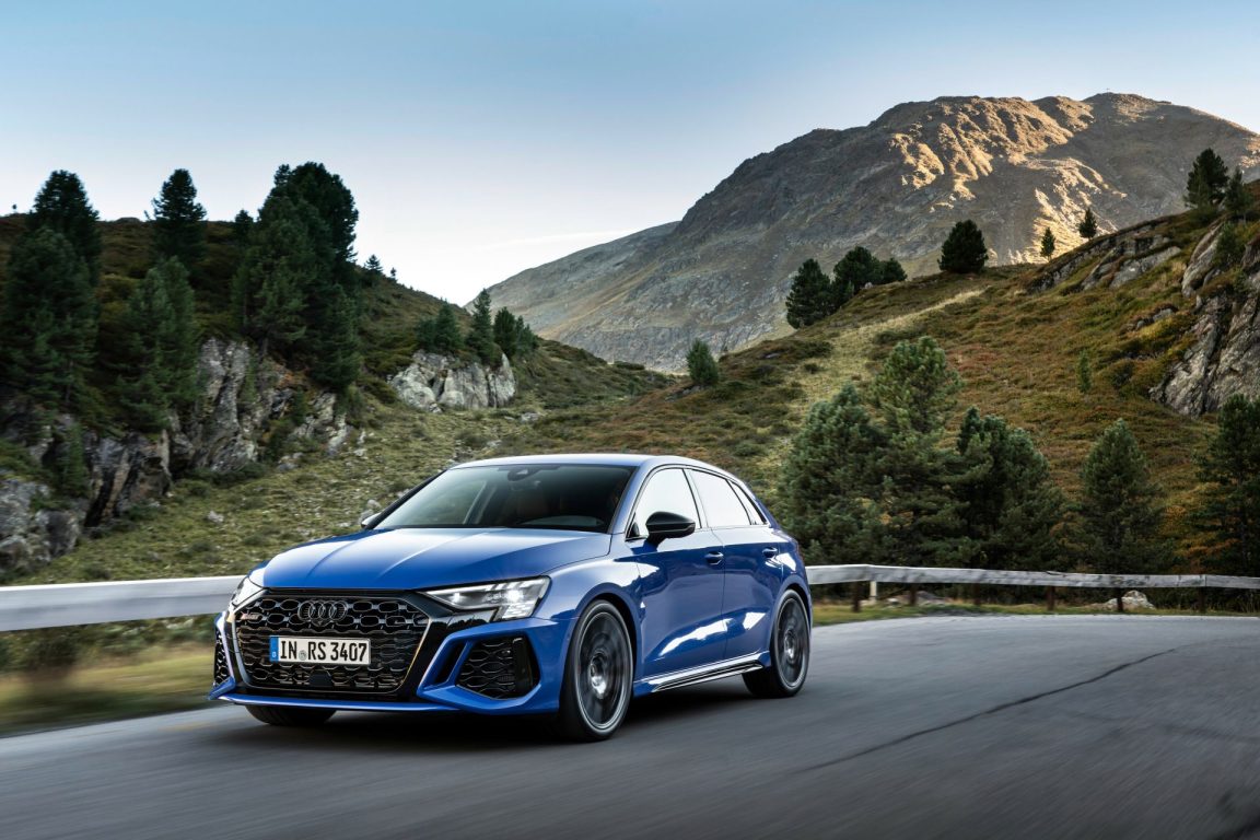 Audi RS 3 Performance Edition ile 300 km/s’ye çıkıyor
