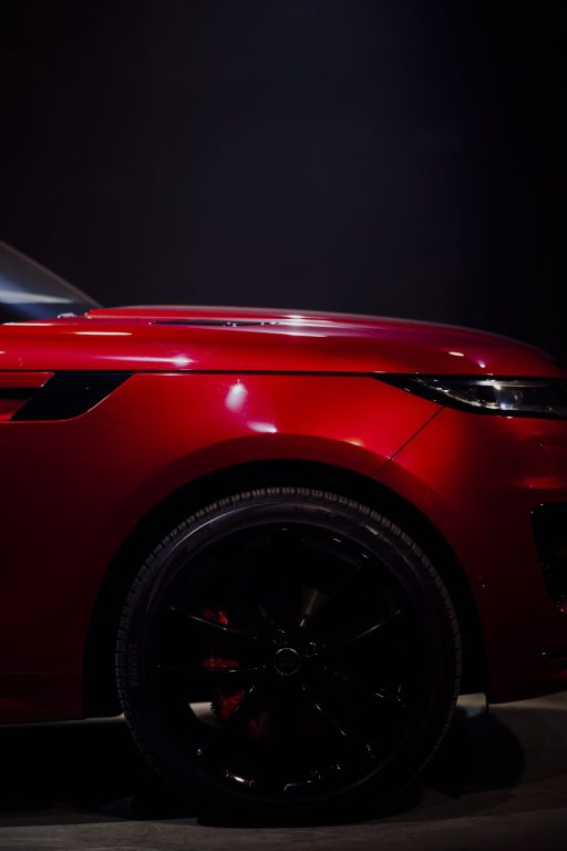 Yeni Range Rover Sport etkileyici bir atmosfer içinde tanıtıldı