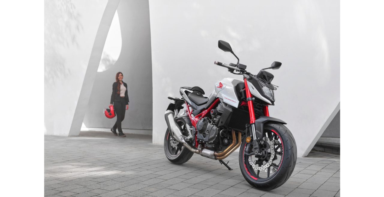 Honda’nın beklenen modeli CB750 Hornet geri dönüyor