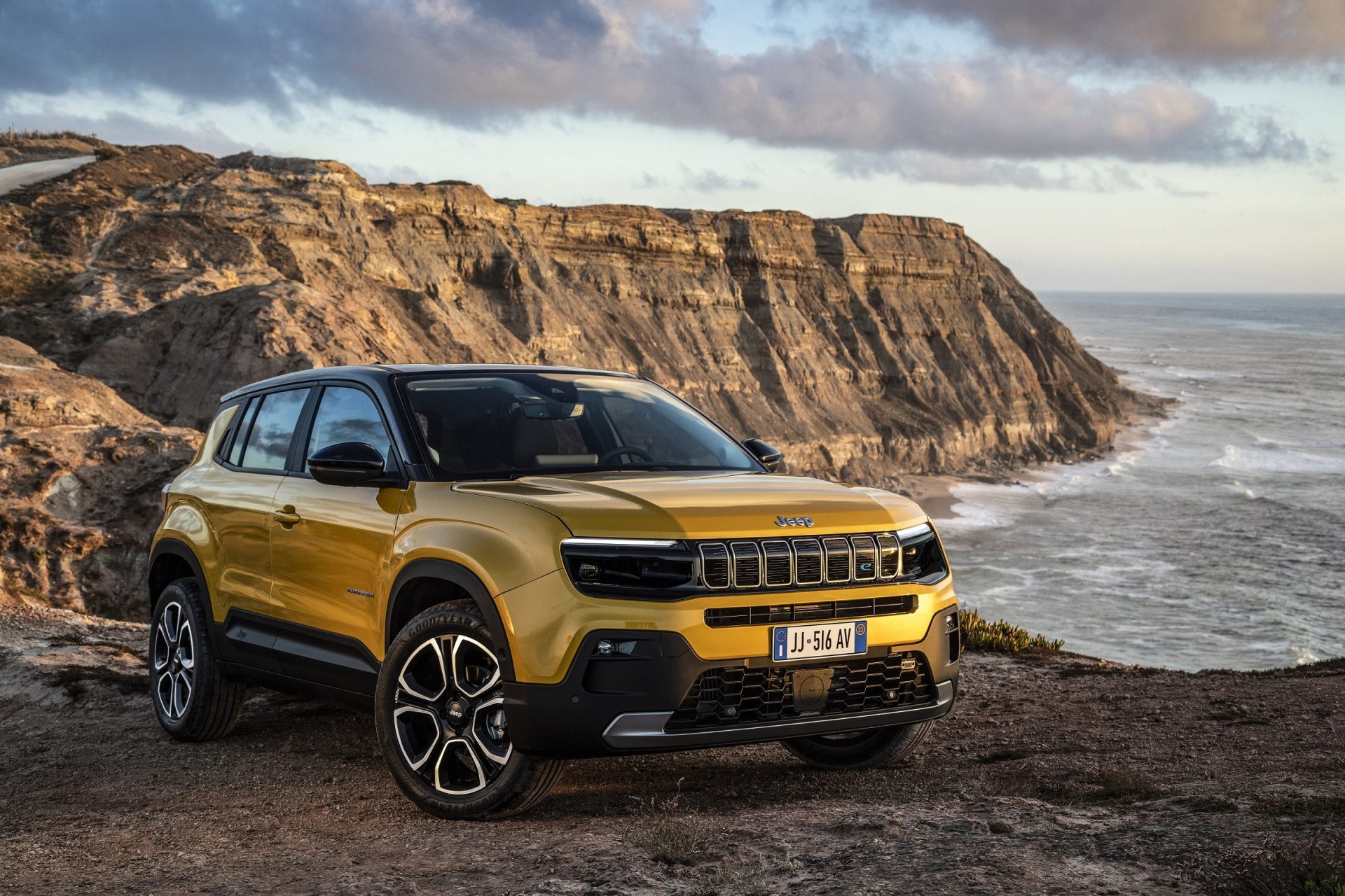 Jeep Avenger tamamen elektrikli SUV