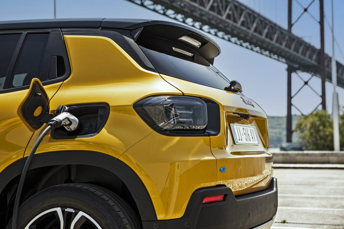 Jeep Avenger tamamen elektrikli SUV