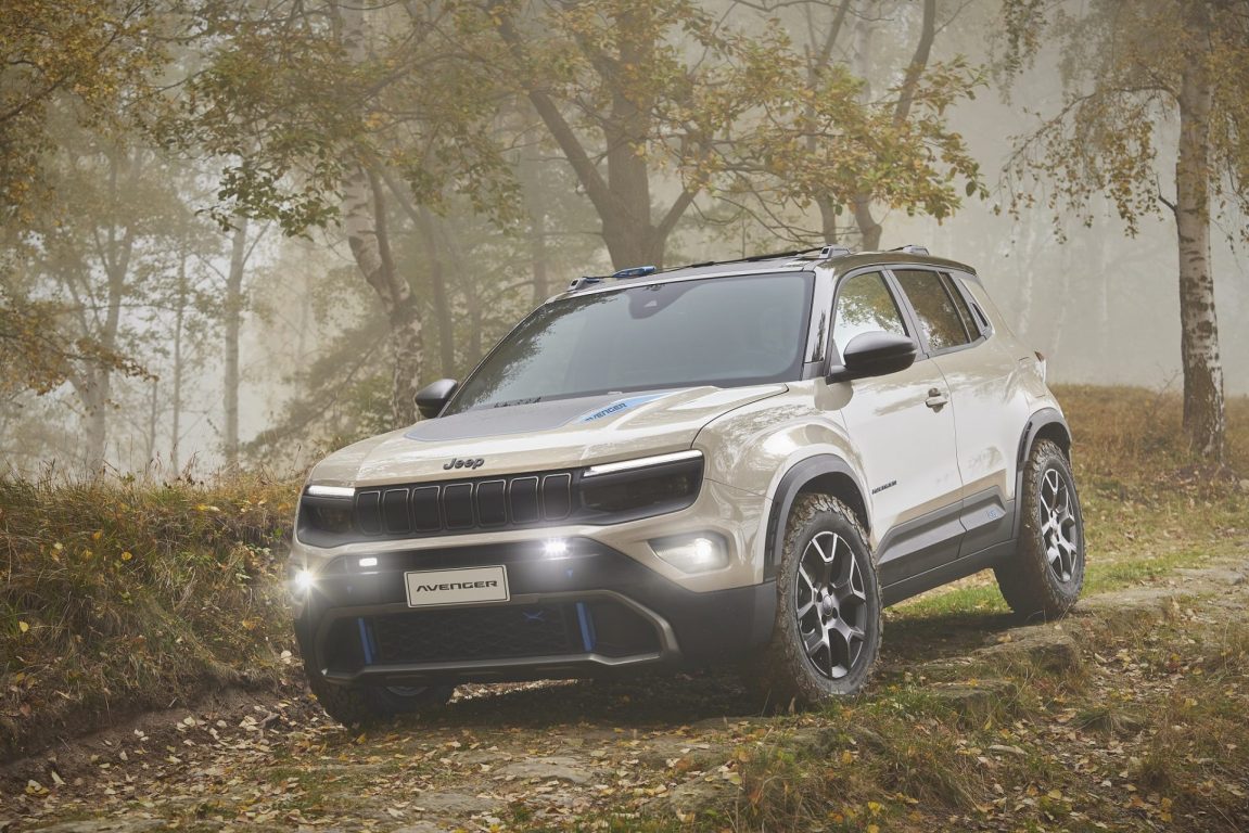 Jeep’in tamamen elektrikli ilk modeli Avenger, Paris Otomobil Fuarı’nda tanıtıldı
