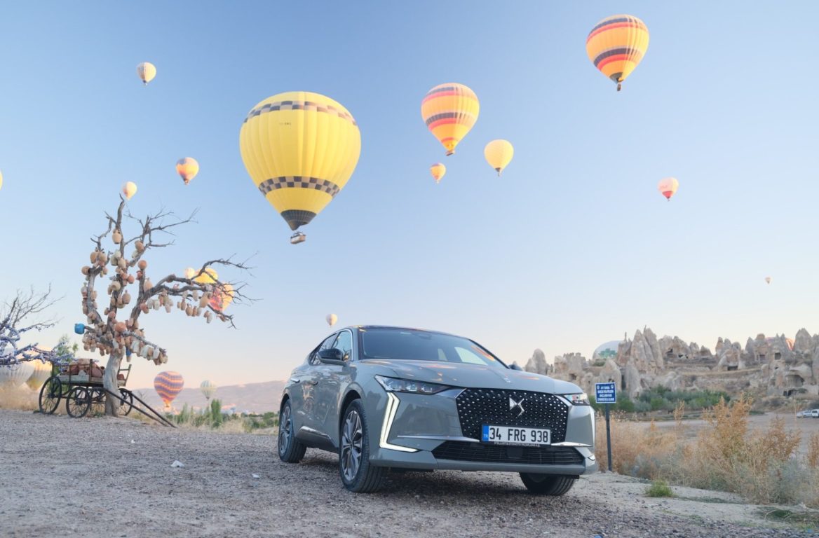 Modern SUV Coupe ile kompakt hatchback bir arada : Yeni DS 4 satışa sunuldu
