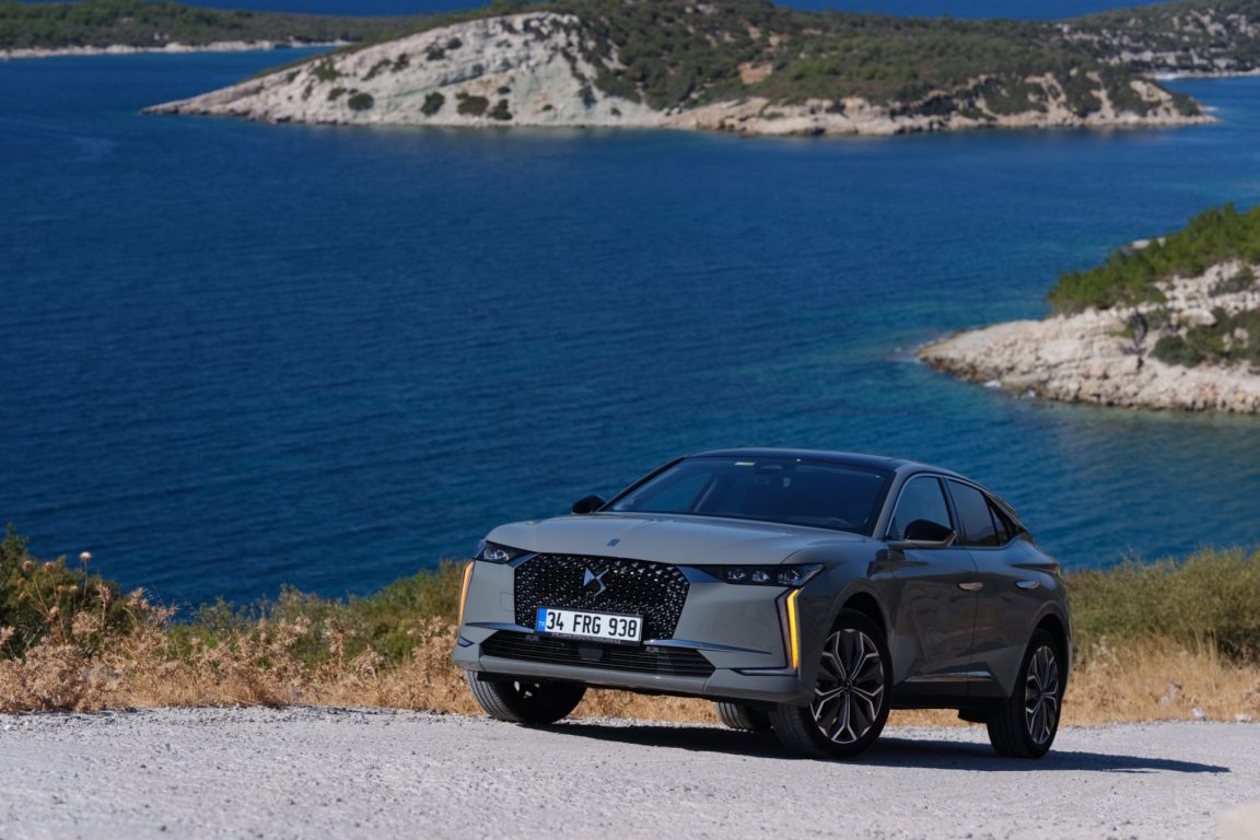 Modern SUV Coupe ile kompakt hatchback bir arada : Yeni DS 4 satışa sunuldu