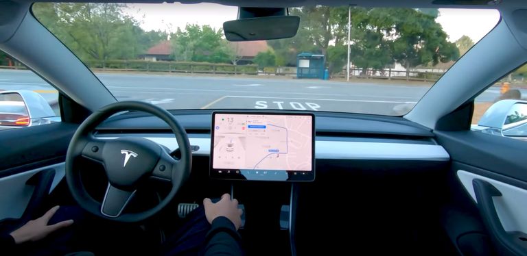 IIHS'ye göre sürücüler yarı otonom teknolojiye fazla güveniyor