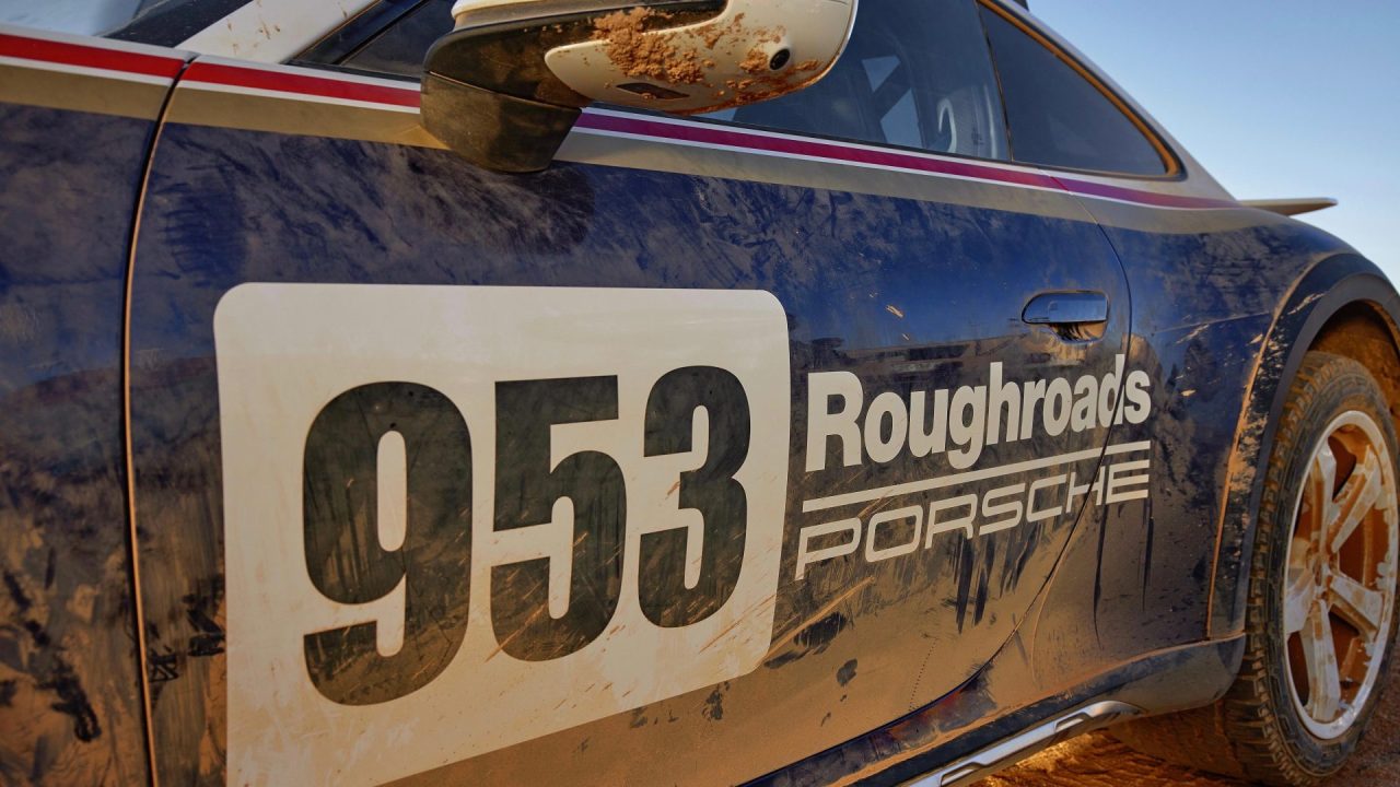 Porsche 911 Dakar karşınızda!