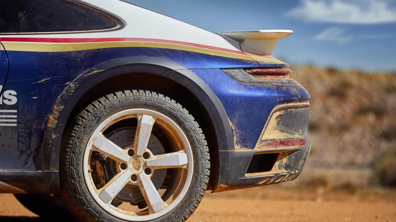Porsche 911 Dakar karşınızda!