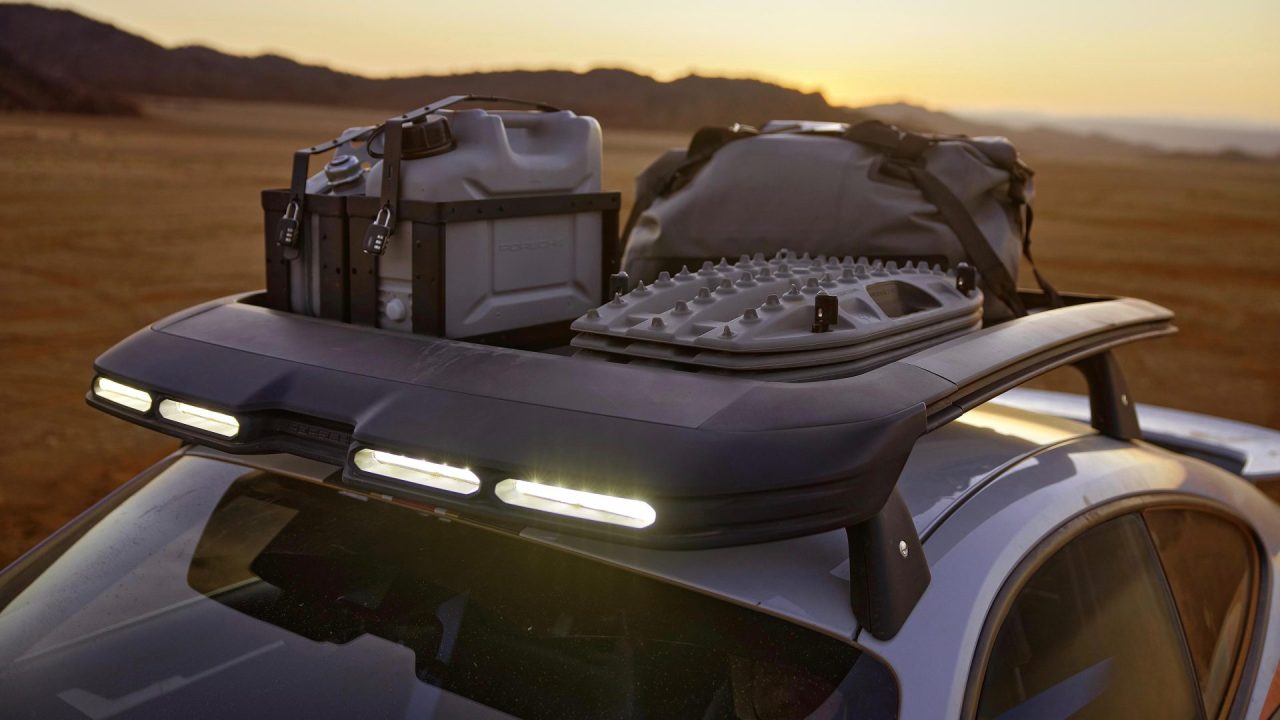 Porsche 911 Dakar karşınızda!