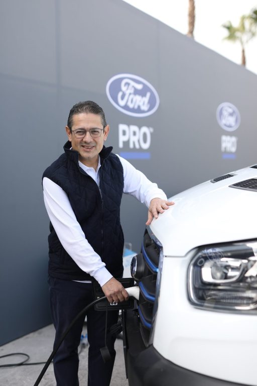 Ford Pro; araç, şarj, finans, yazılım ve servis gibi  çözümleri tek noktadan sunuyor