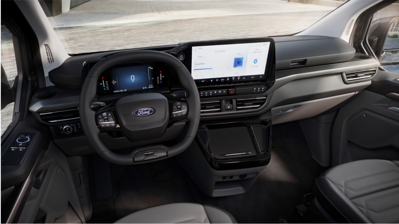 Ford, tam elektrikli modeli yeni E-Tourneo Custom’u tanıttı