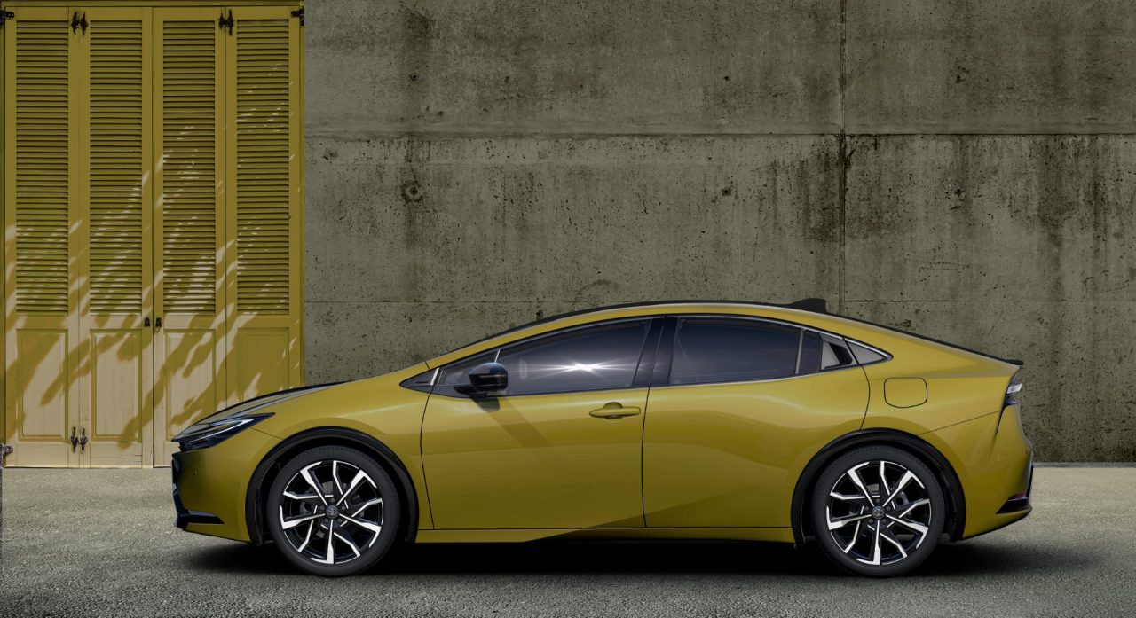 Toyota Prius baştan aşağı yenilendi