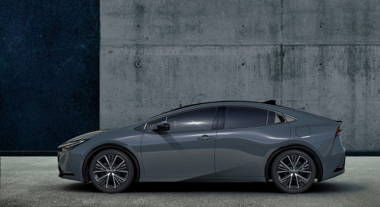 Toyota Prius baştan aşağı yenilendi