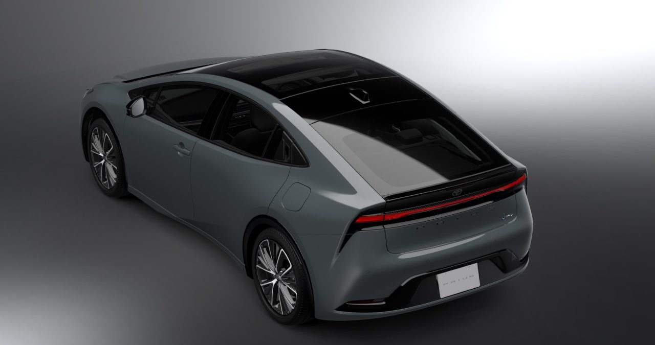 Toyota Prius baştan aşağı yenilendi