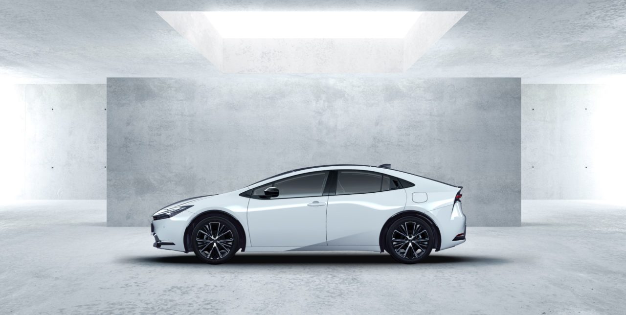Toyota Prius baştan aşağı yenilendi