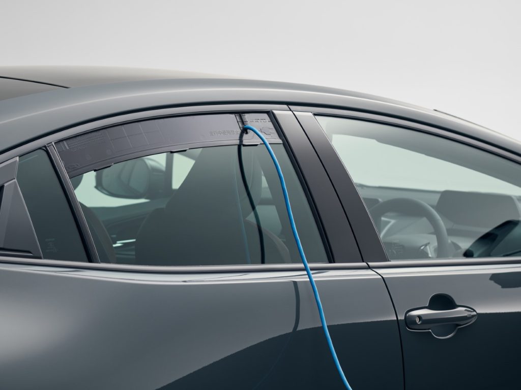 Toyota Prius baştan aşağı yenilendi