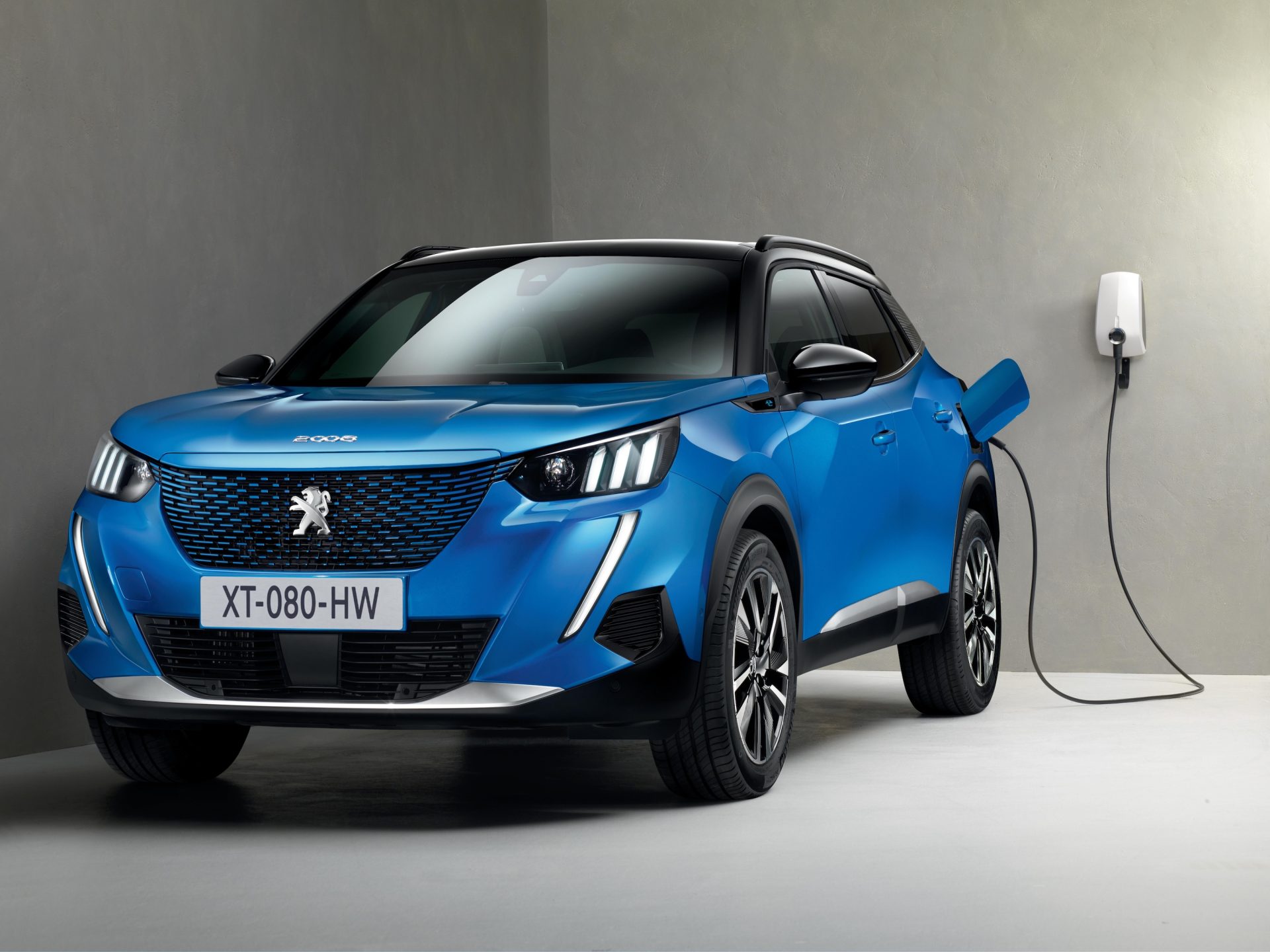 Elektrikli Peugeot 2008 satışa sunuldu