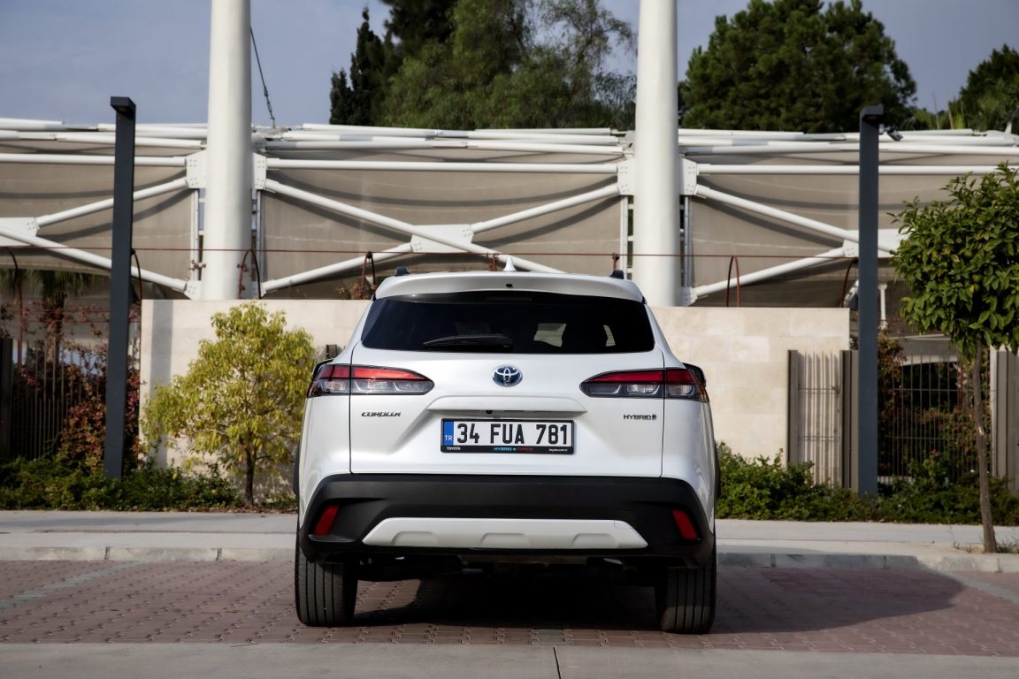Toyota Corolla Cross Hybrid satışa sunuldu. İşte tüm Özellikleri ve fiyatları…