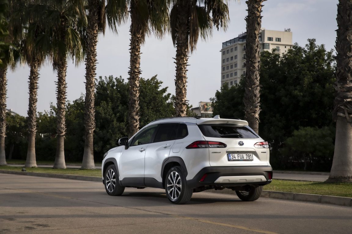 Toyota Corolla Cross Hybrid satışa sunuldu. İşte tüm Özellikleri ve fiyatları…