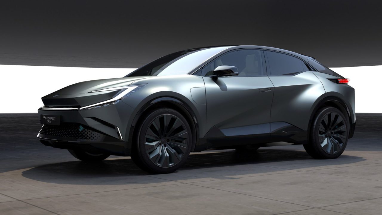 Toyota bZ SUV’un örtüsünü LA Auto Show’da kaldırdı