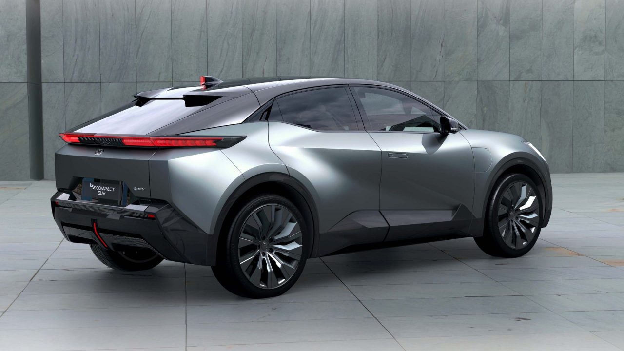 Toyota bZ SUV’un örtüsünü LA Auto Show’da kaldırdı