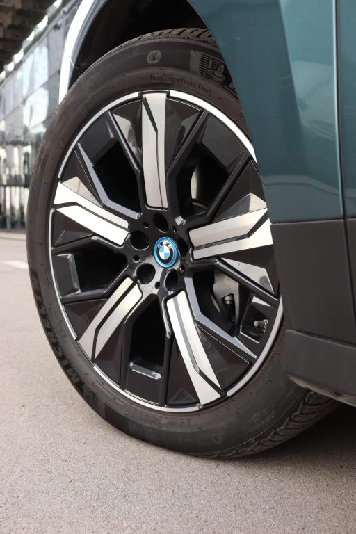 BMW iX xDrive40 Test Sürüşü