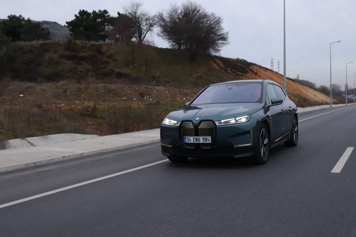 BMW iX xDrive40 Test Sürüşü