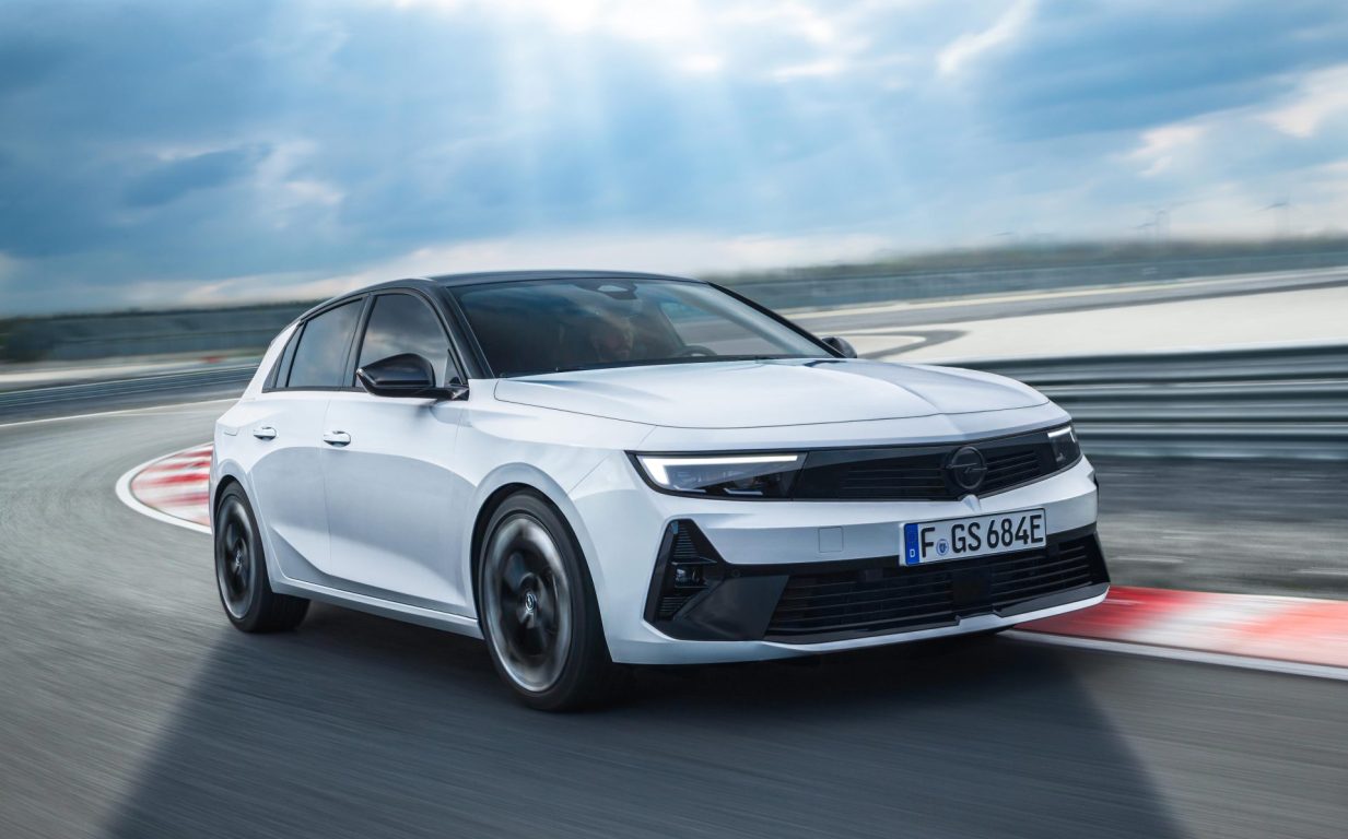 Elektrikli Opel Astra GSe yollara çıkmaya hazırlanıyor