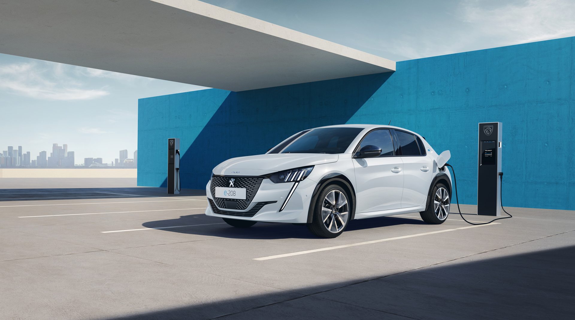 Elektrikli Peugeot 208, e-308’in yeni güç-aktarma sistemleriyle yollara çıkıyor