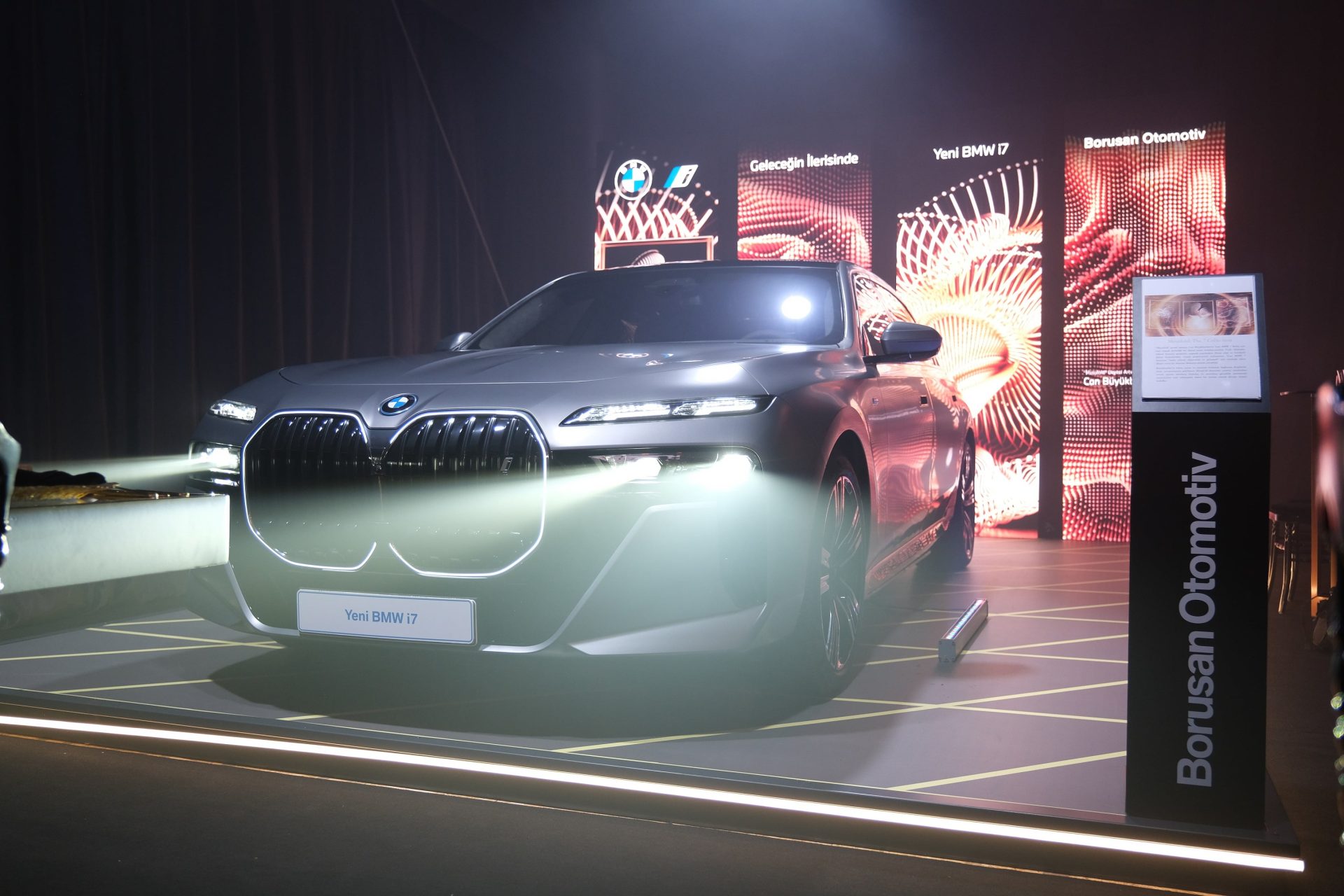 Yeni BMW 7 Serisi ve elektrikli i7, Ocak ayında geliyor
