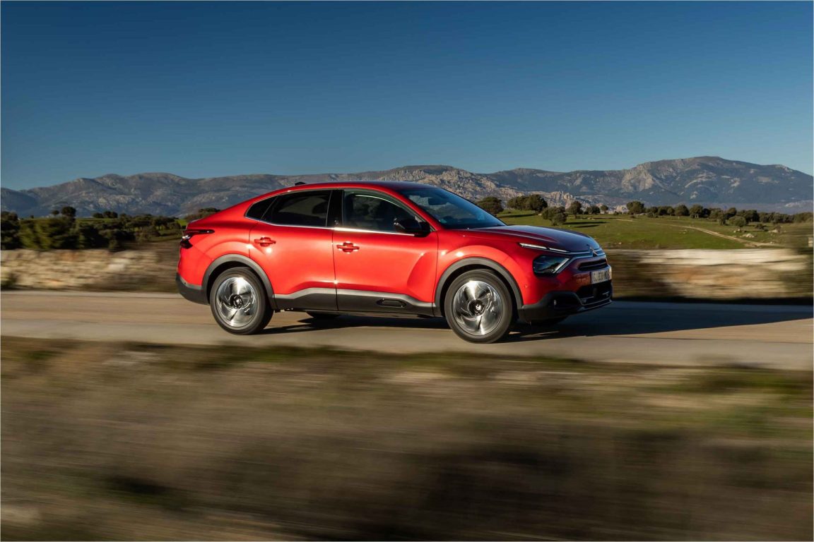 Citroen C4X hem benzinli hem tam elektrikli olarak satışa sunuldu. İşte fiyatlar!