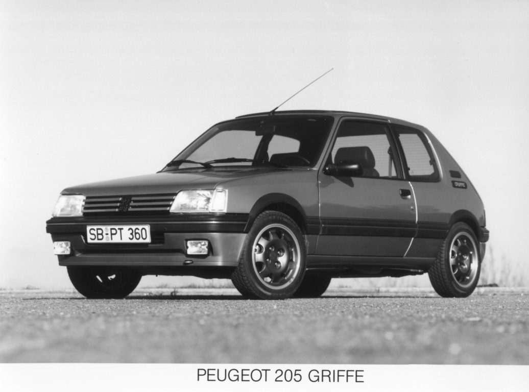 Peugeot, Retromobile 2023’de, “4”ün göz alıcı gücünü sergiliyor