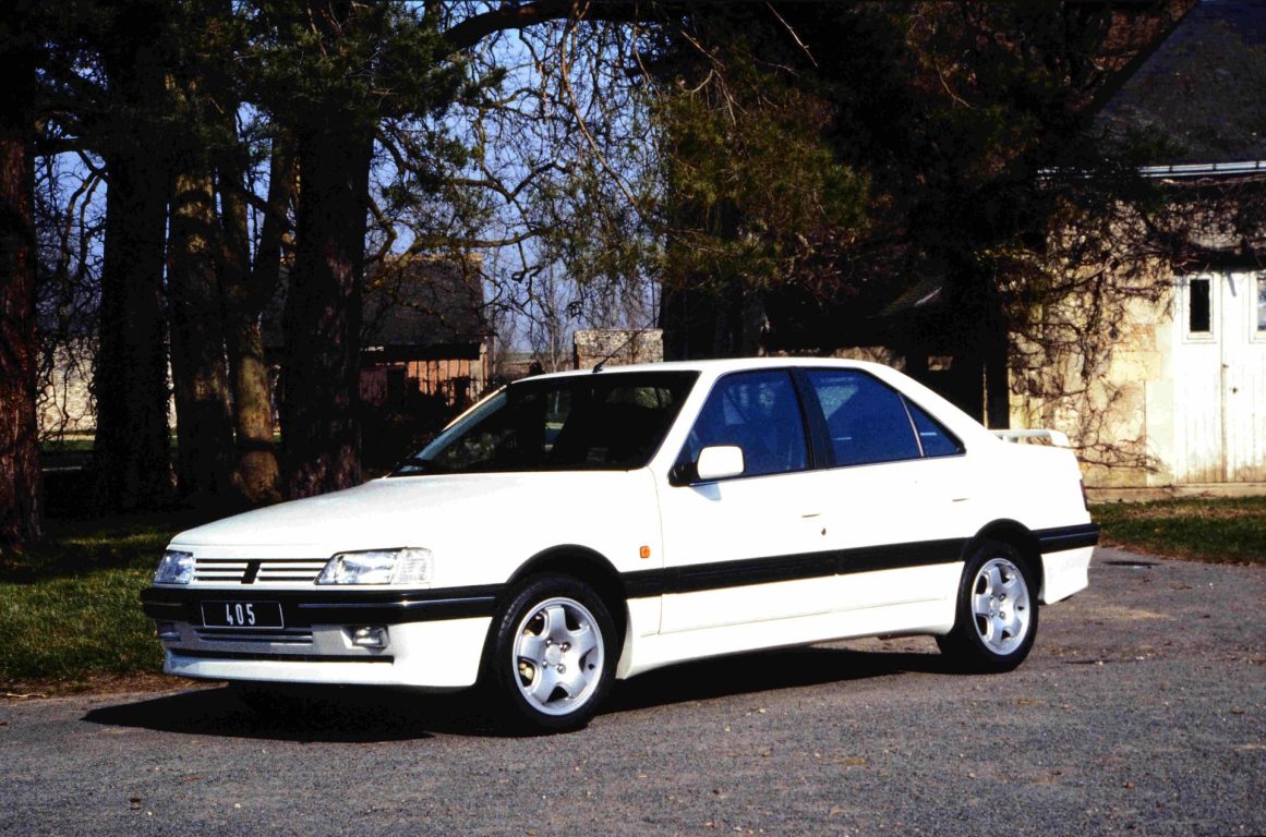 Peugeot, Retromobile 2023’de, “4”ün göz alıcı gücünü sergiliyor