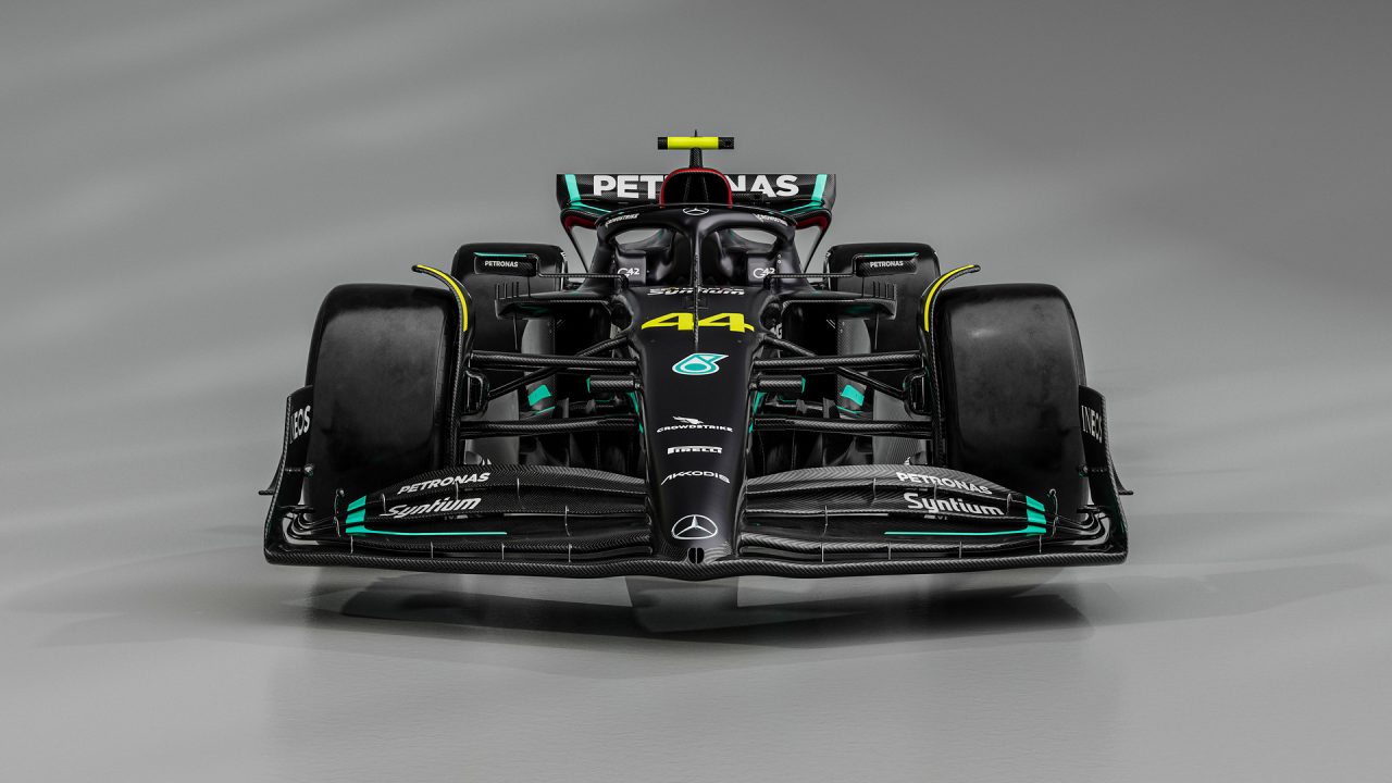 Mercedes-AMG PETRONAS F1 ekibi yeni F1 aracını tanıttı