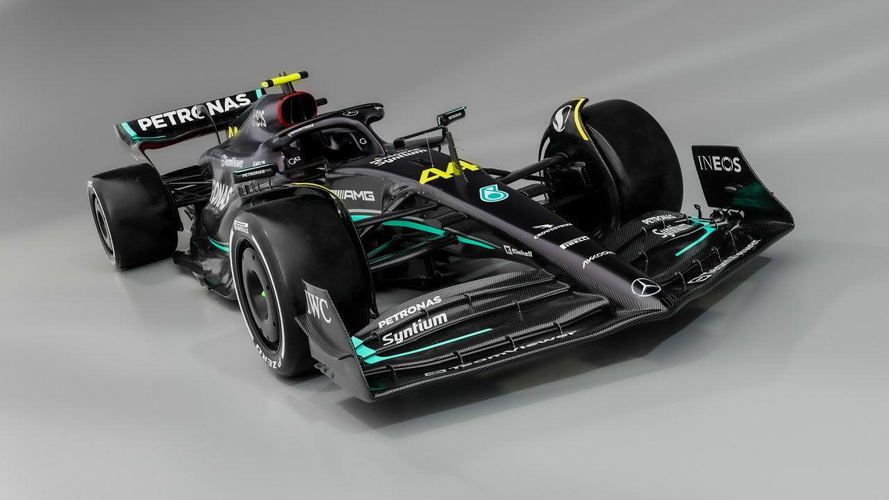 Mercedes-AMG PETRONAS F1 ekibi yeni F1 aracını tanıttı