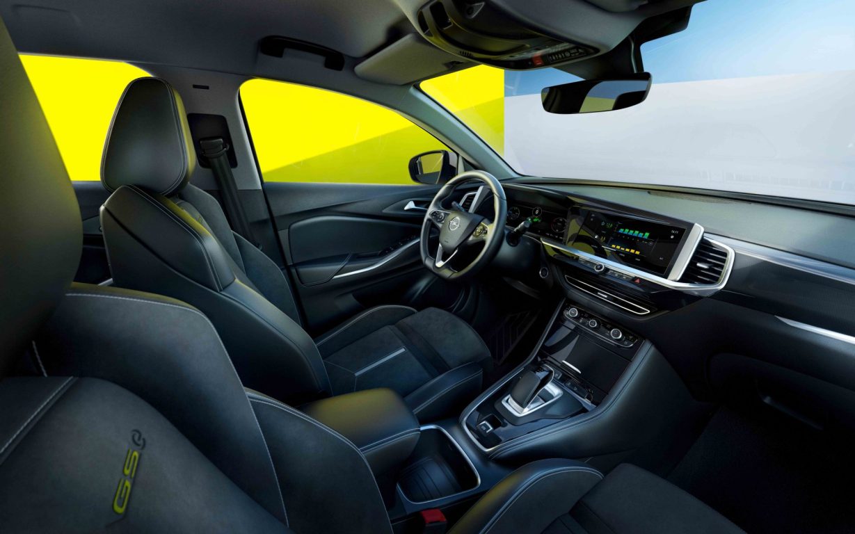Opel Grandland GSe ile elektriklendi