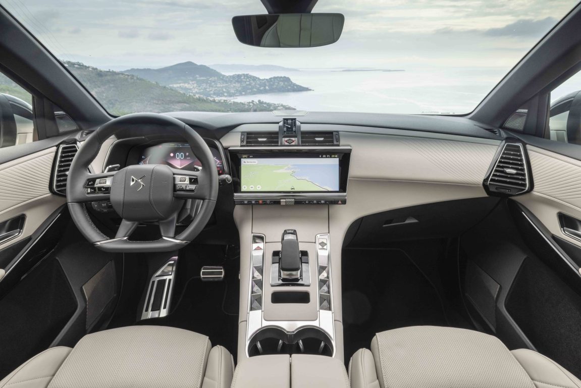 DS 7 E-TENSE 225 şarj edilebilir hibrit versiyonu satışa sunuldu