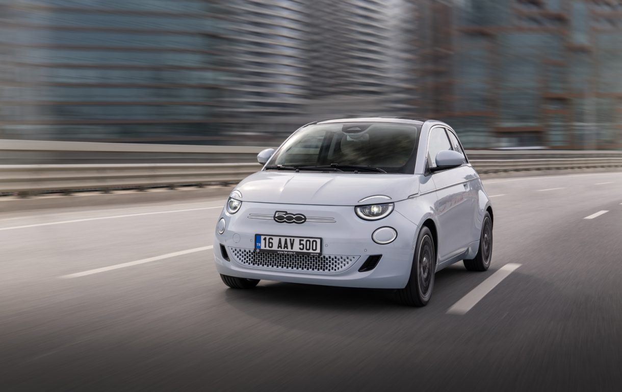 Tamamen elektrikli Fiat 500e satışa sunuldu