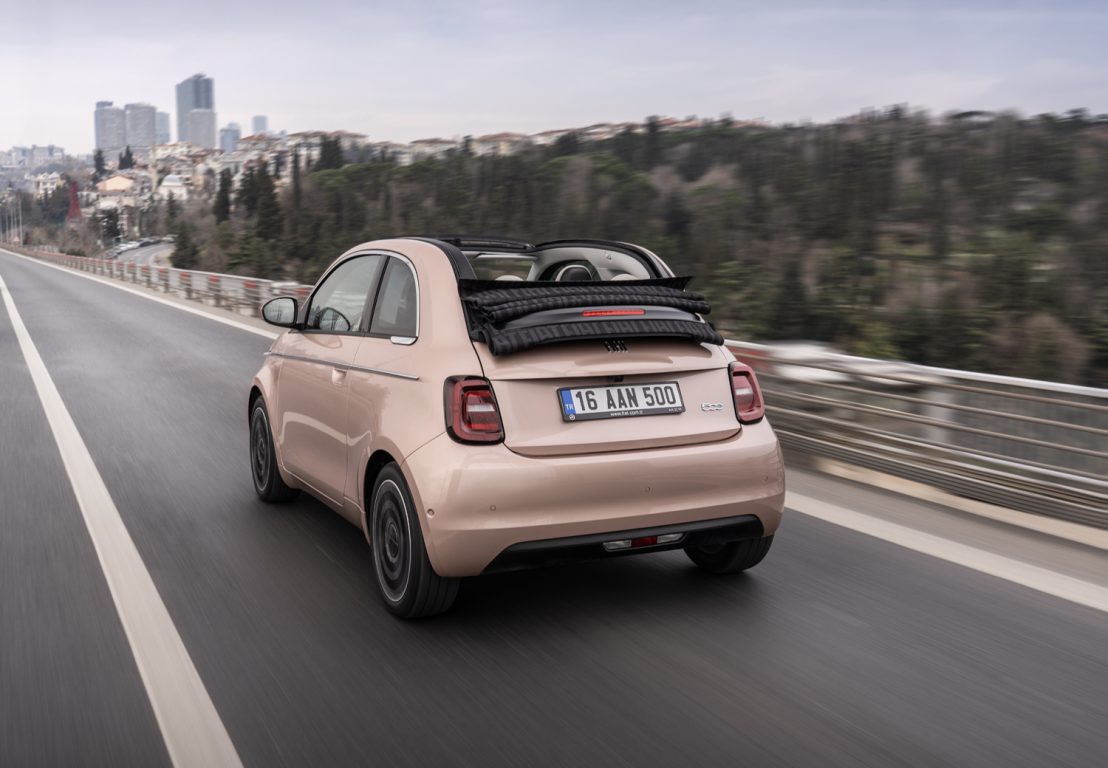 Tamamen elektrikli Fiat 500e satışa sunuldu