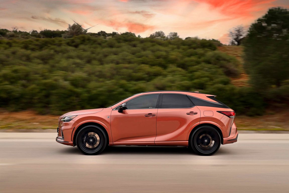 Yeni Lexus RX üç farklı modelle satışa sunuldu