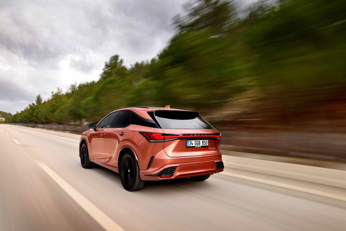 Yeni Lexus RX üç farklı modelle satışa sunuldu