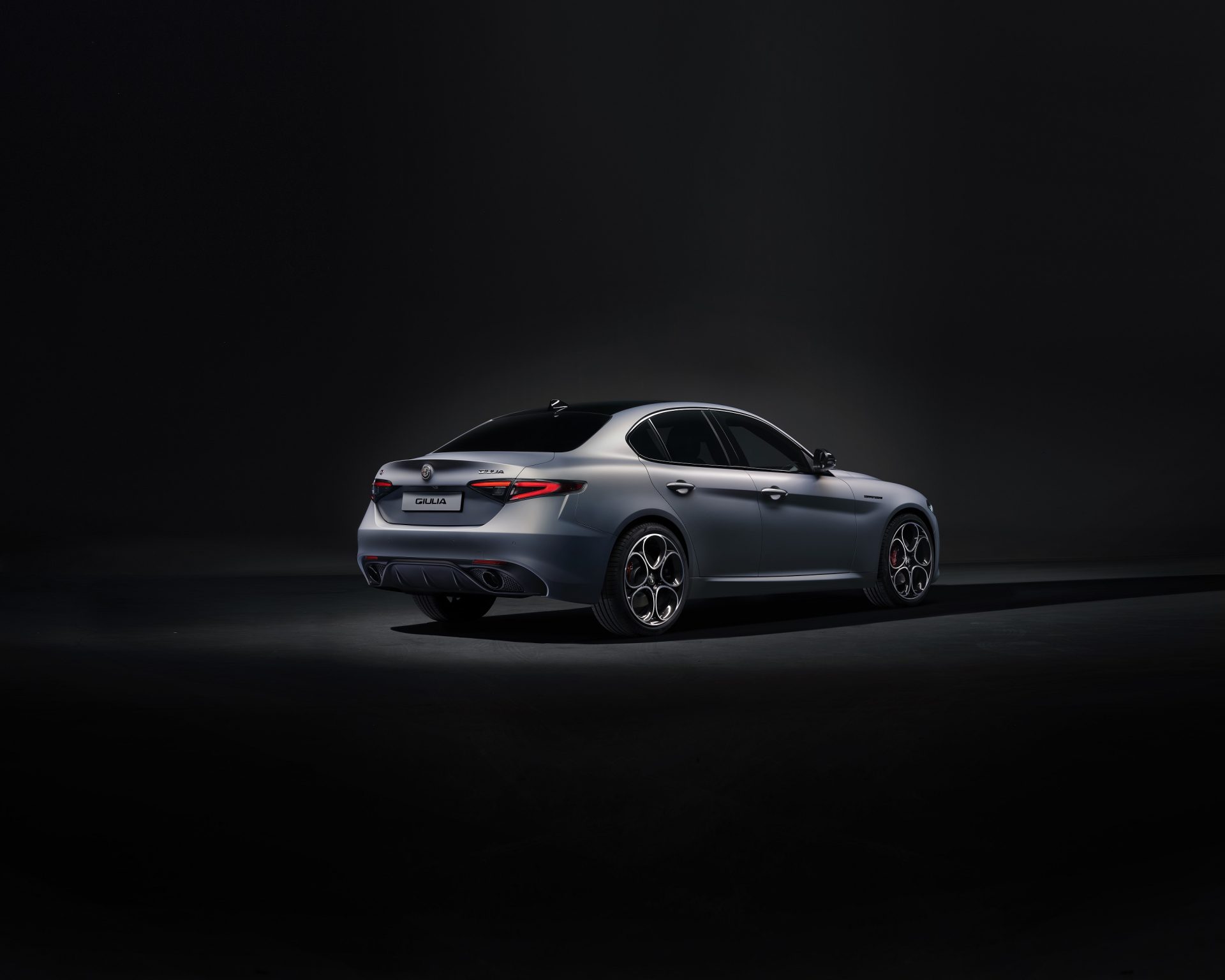 Yenilenen Alfa Romeo Giulia ve Stelvio Türkiye'de